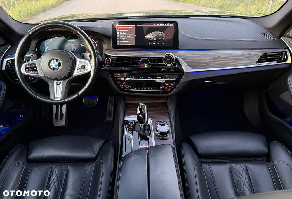 BMW Seria 5 M550i xDrive - 19