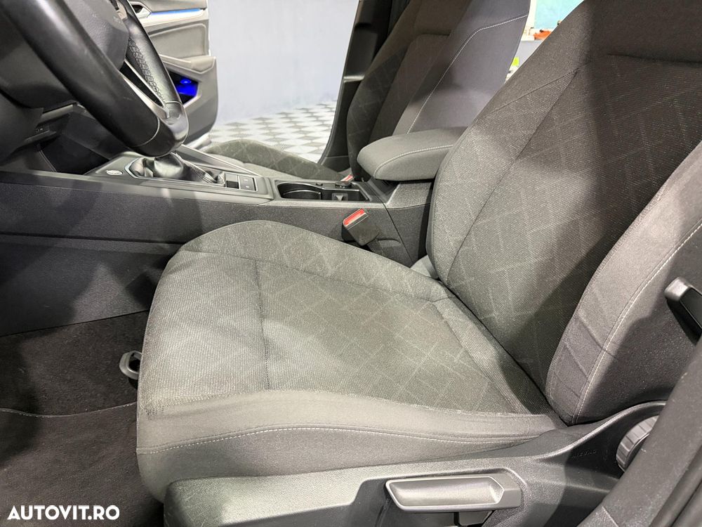Volkswagen Golf 2.0 TDI SCR Life - 28