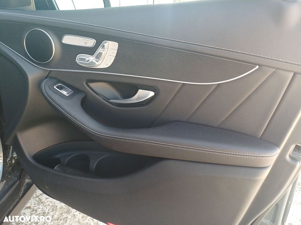 Mercedes-Benz GLC 300 d 4MATIC 9G-TRONIC AMG Line - 24