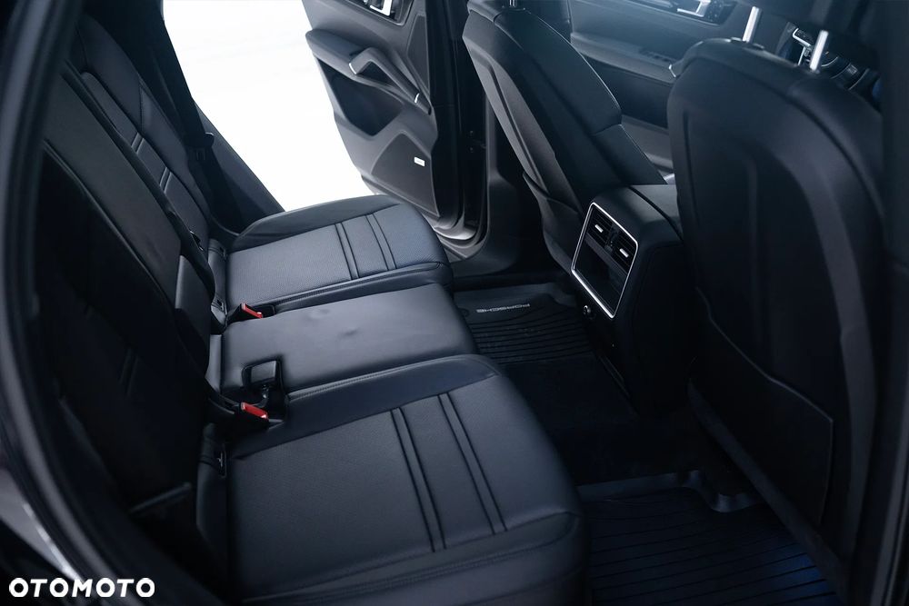 Porsche Cayenne Platinum Edition - 26