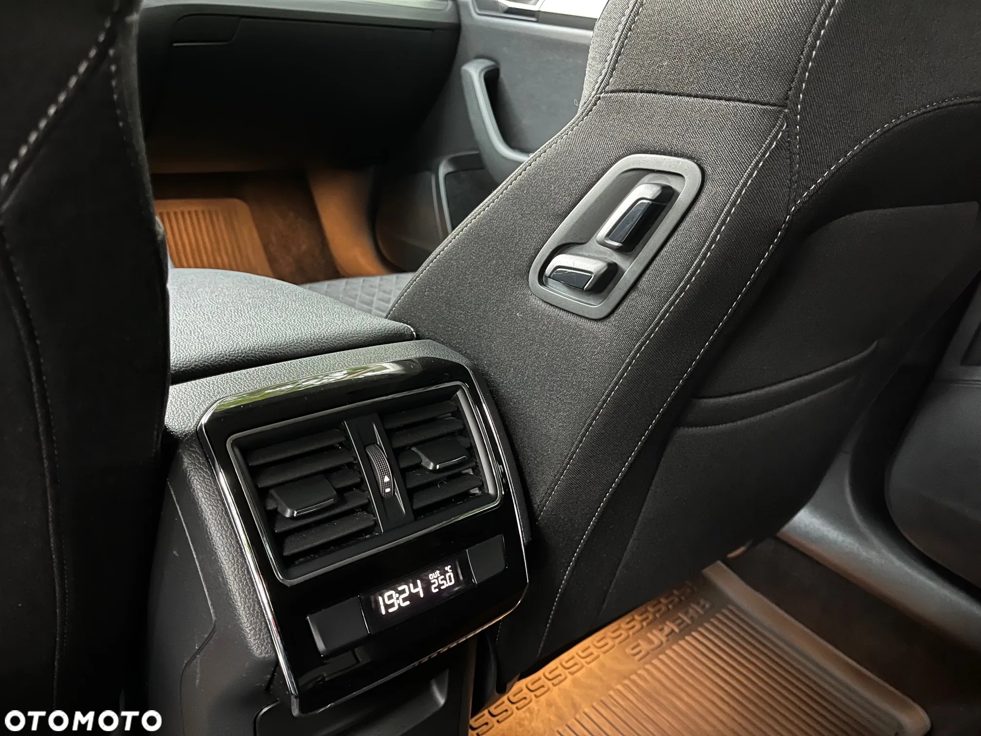 Skoda Superb 2.0 TDI Style - 35