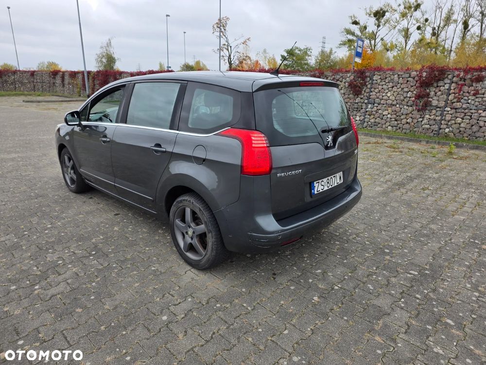 Peugeot 5008 2010 photo 4
