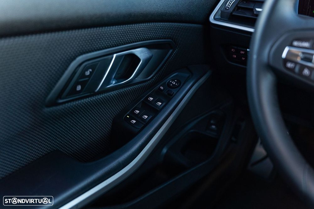 BMW 320 d Line Sport Shadow Auto - 21