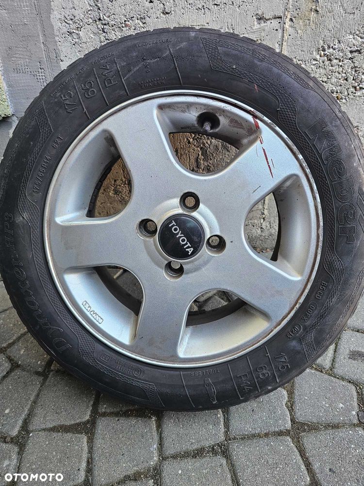 Toyota Yaris - 2
