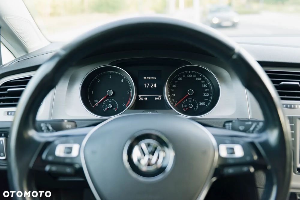 Volkswagen Golf - 25
