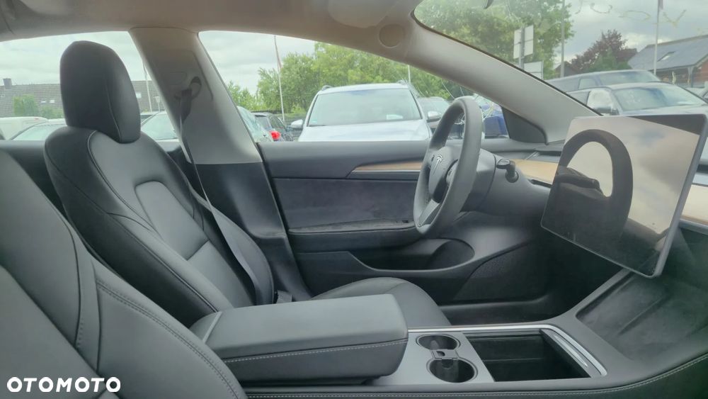 Tesla Model 3 - 19