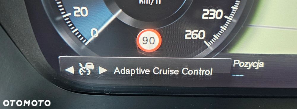 Volvo V90 D4 Geartronic Momentum Pro - 26