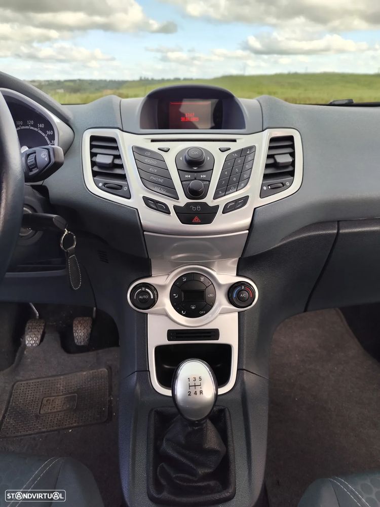 Ford Fiesta 1.6 TDCi Titanium - 4