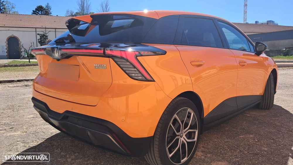 MG MG4 64 kWh Luxury - 15