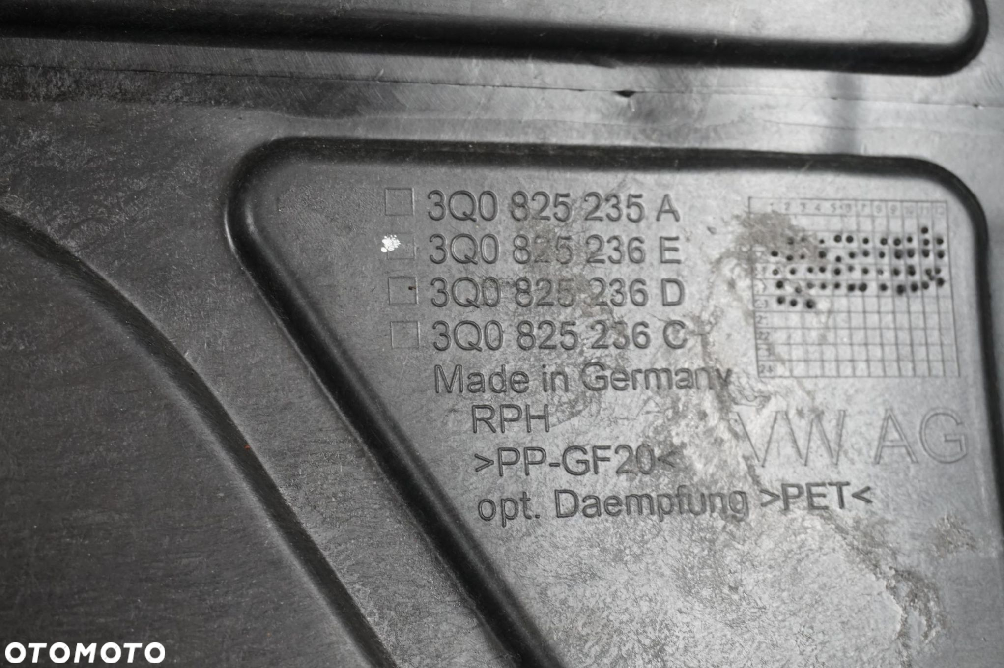 PŁYTA POD SILNIK AUDI Q2 81A 3Q0825235A 3Q0825235E 3Q0825235D 3Q0825235C - 2