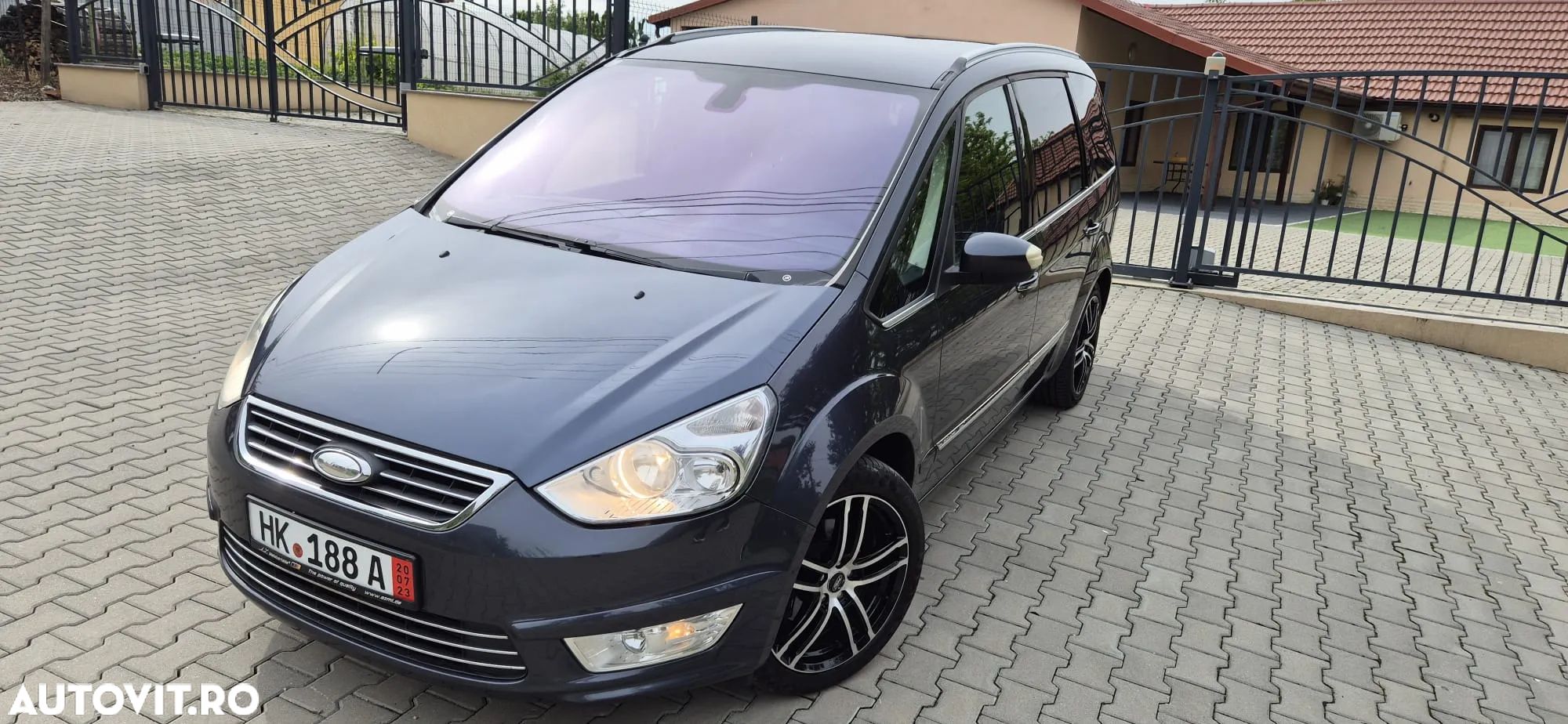 Ford Galaxy - 1
