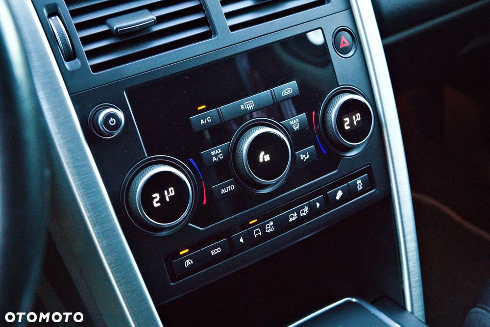 Land Rover Discovery Sport 2.0 TD4 HSE - 33