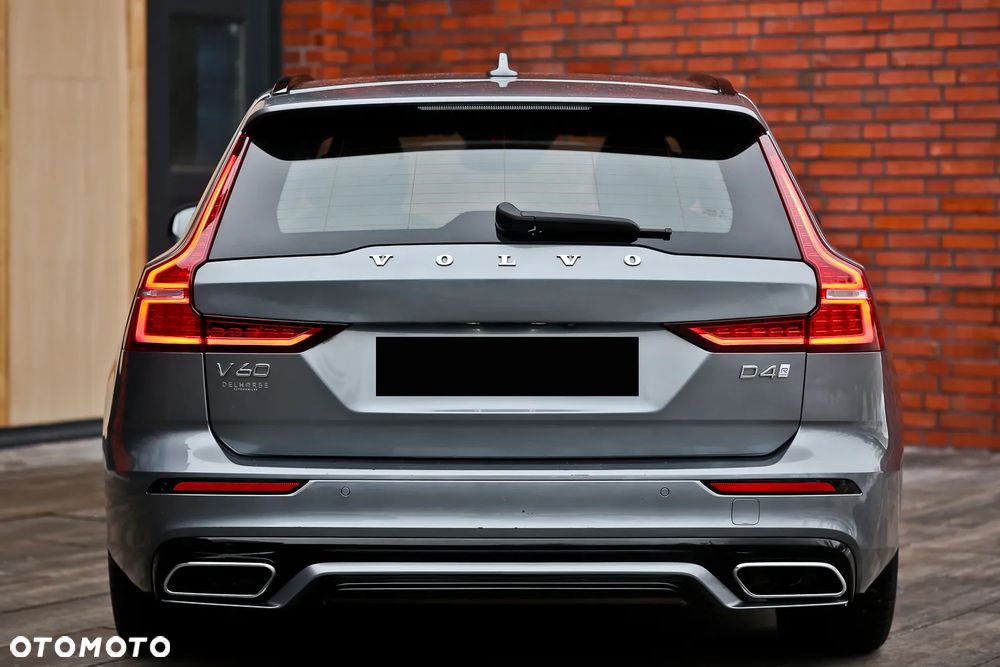 Volvo V60 D4 Geartronic R-Design - 13
