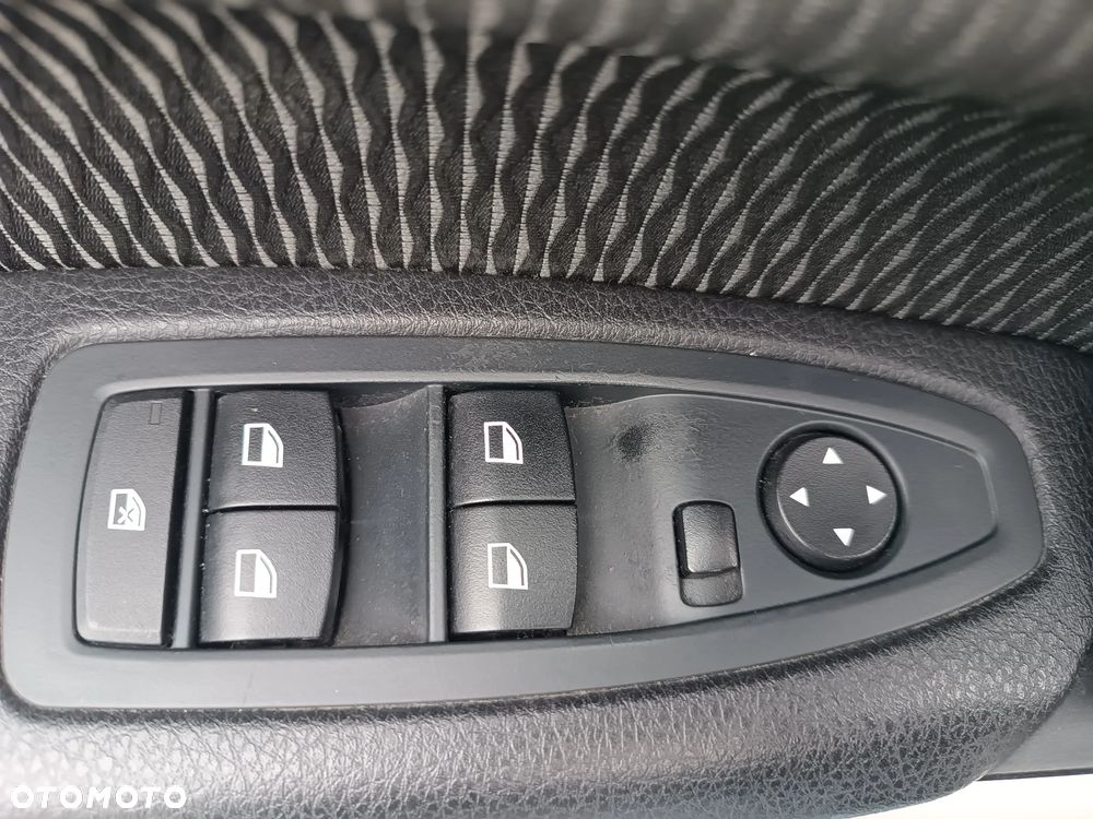 BMW Seria 1 116d Sport Line - 16