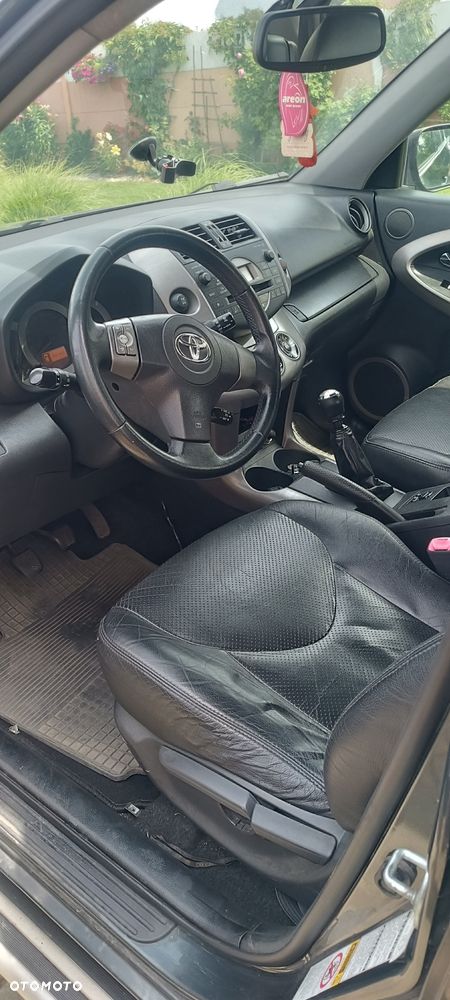 Toyota RAV4 - 3