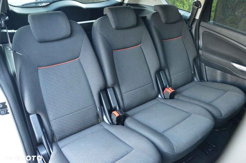 Ford S-Max - 27