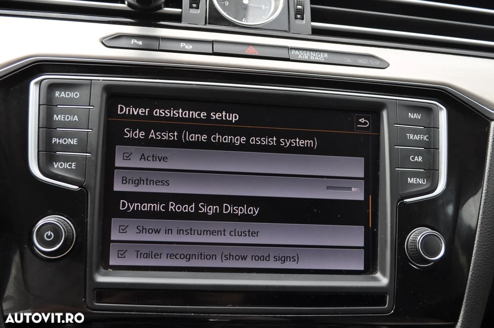 Volkswagen Passat 2.0 TDI SCR 4Motion DSG Highline - 37
