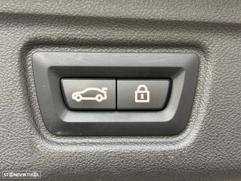 BMW 320 e Pack Desportivo M Auto - 14