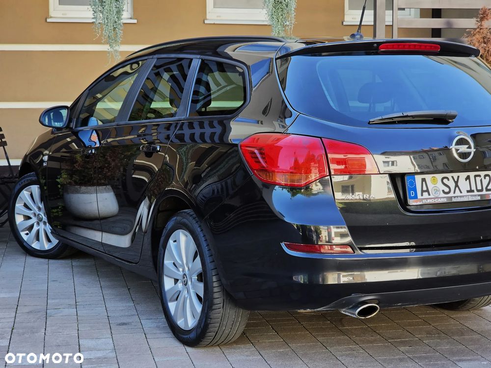 Opel Astra 1.6 Turbo 150 Jahre - 25
