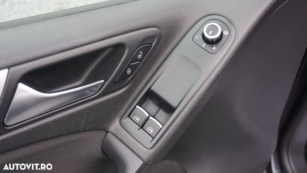 Volkswagen Golf 1.6 TDI DPF BlueMotion Technology Team - 17