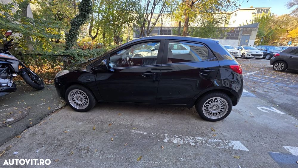 Mazda 2 2008 photo 2