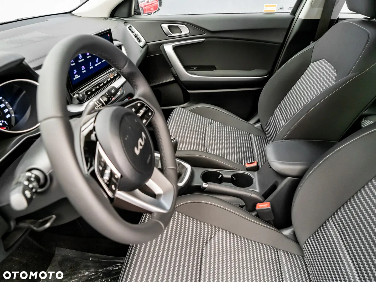 Kia Ceed 1.5 T-GDI M - 16