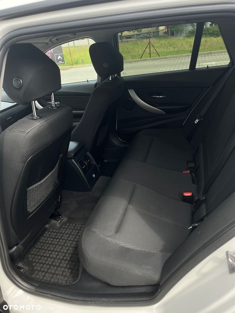 BMW Seria 3 320d Advantage - 13