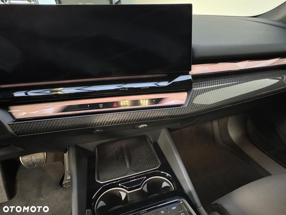 BMW Seria 5 520d xDrive mHEV M Sport - 12