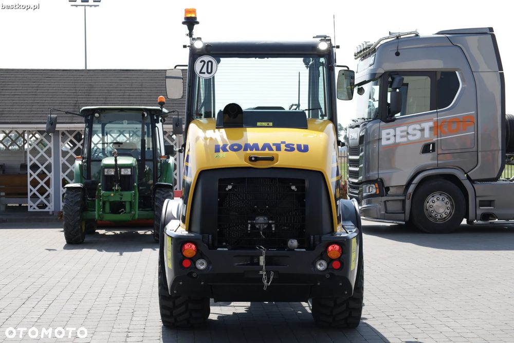 Komatsu WA70M-8 - 9