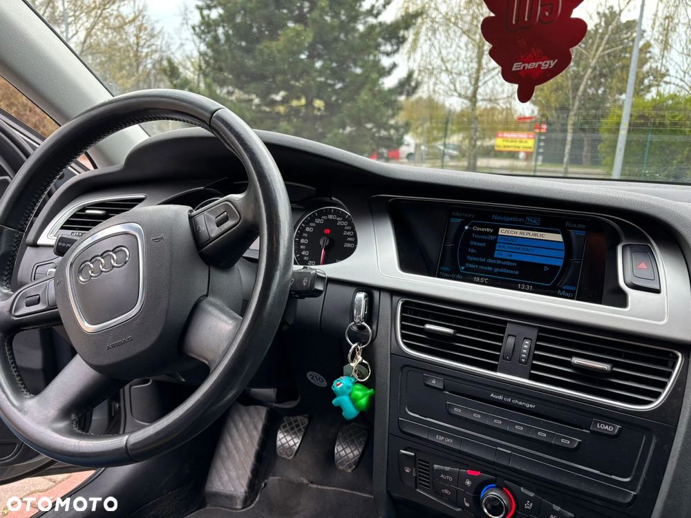 Audi A4 Limousine - 8