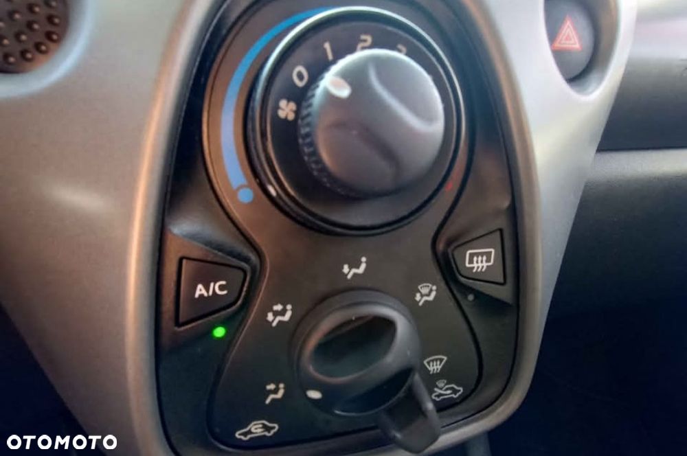 Toyota Aygo 1.0 VVT-i Black Edition - 12