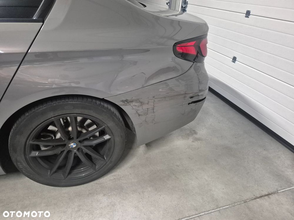 BMW Seria 5 520d xDrive - 16