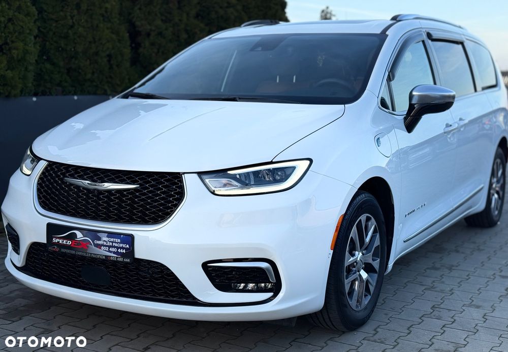 Chrysler Pacifica - 17