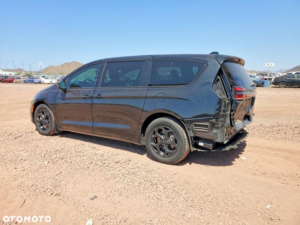 Chrysler Pacifica - 6