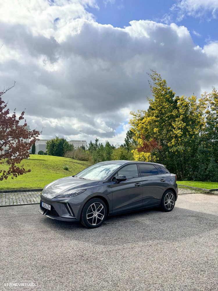 MG MG4 64 kWh Luxury - 3