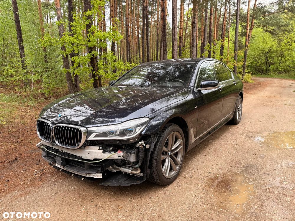 BMW Seria 7 750Li xDrive - 9