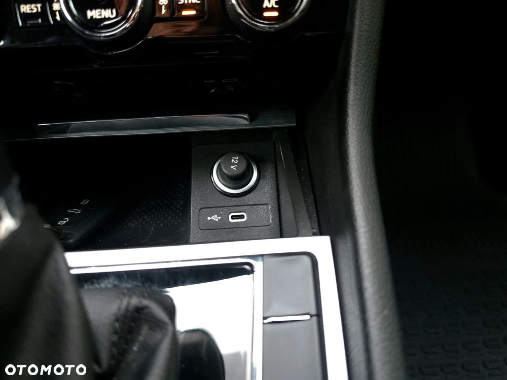 Skoda Superb 2.0 TDI SCR Ambition DSG - 39