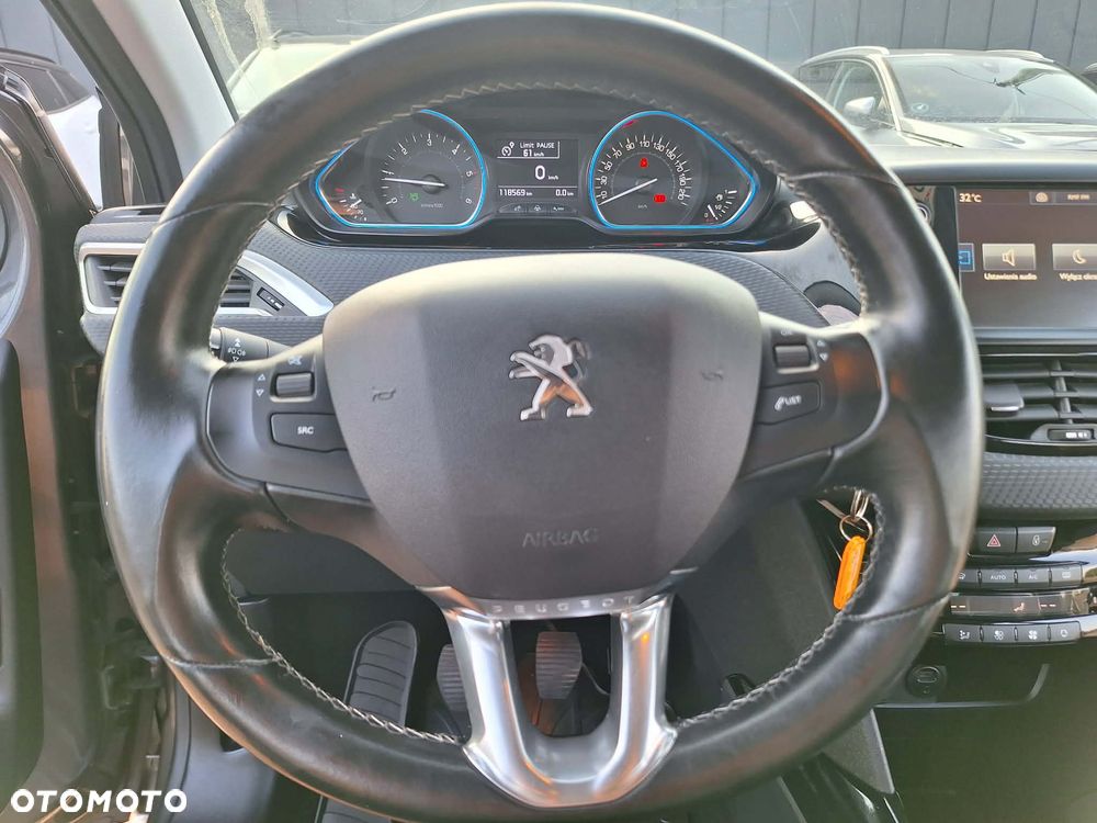 Peugeot 2008 1.6 BlueHDi Allure - 16