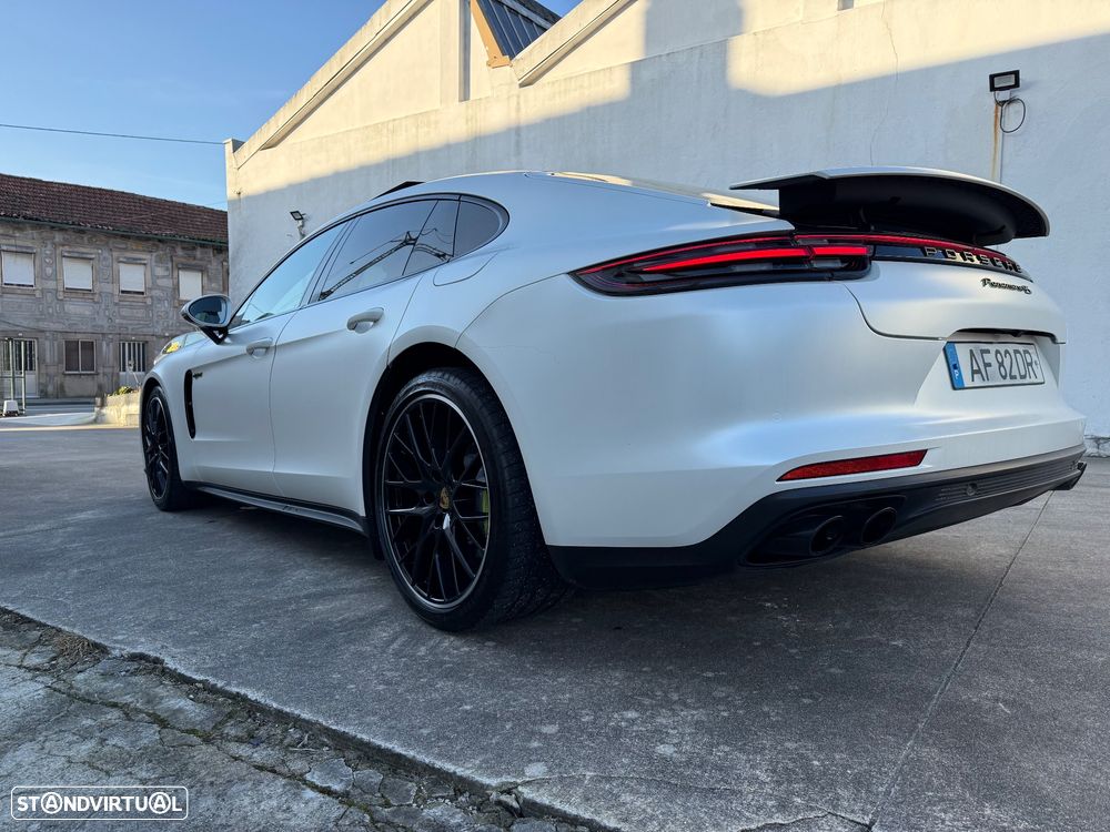 Porsche Panamera - 40