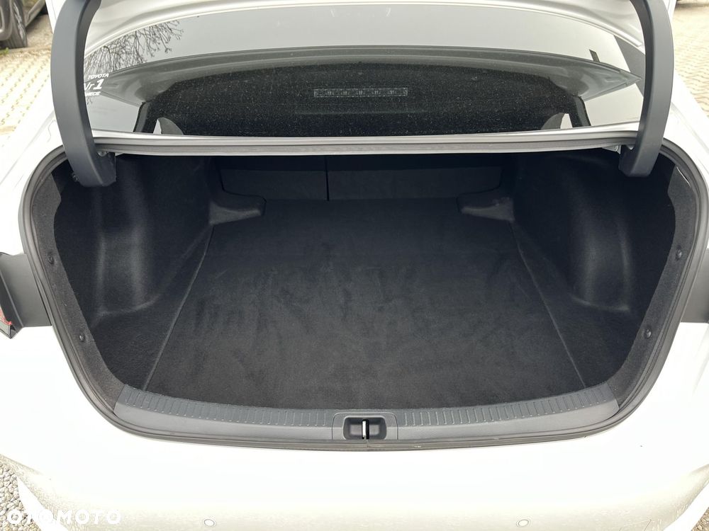 Toyota Corolla 1.8 Hybrid GR Sport Dynamic - 13