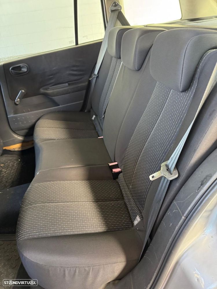 Renault Mégane Break 1.5 dCi C Authentique - 10