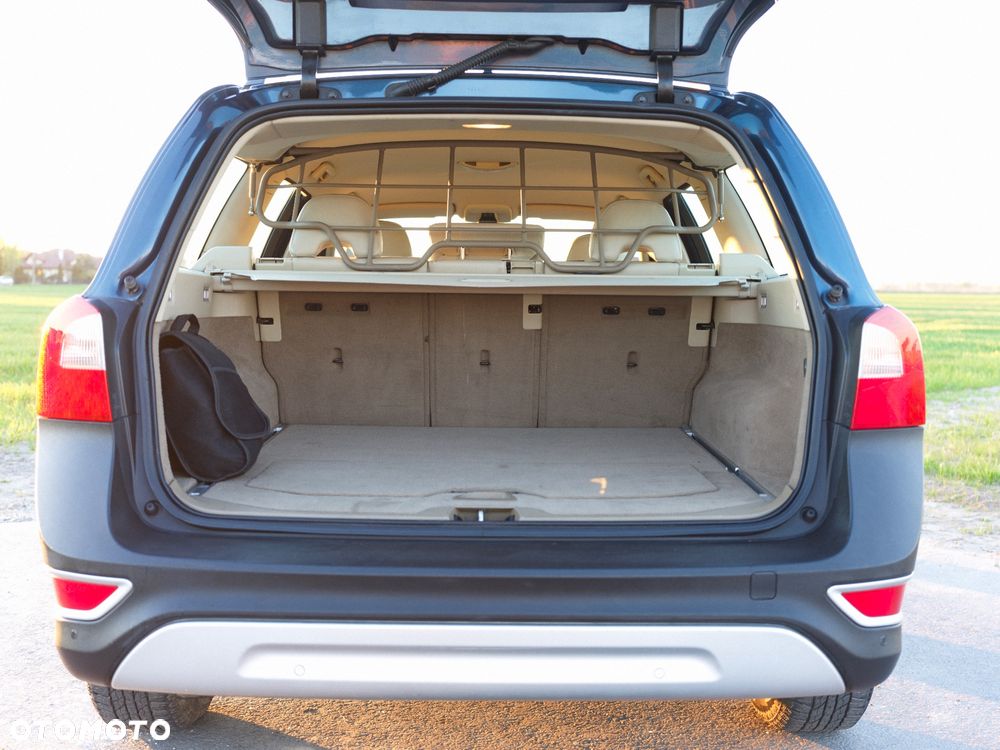 Volvo XC 70 2.4D AWD Momentum - 12