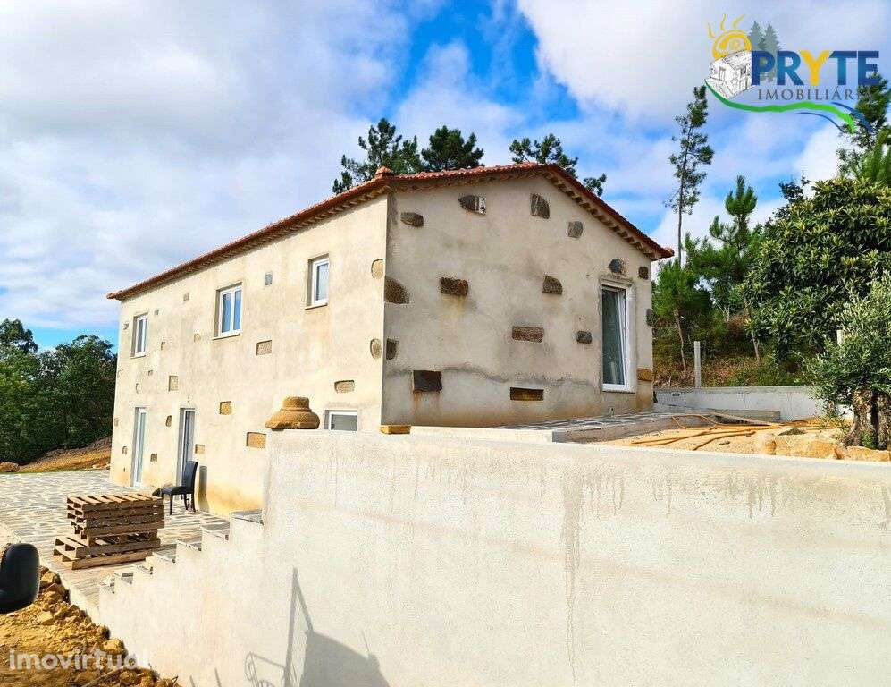 Quintinha com moradia de tipologia T4 situada próxima da Vila da Sertã - Grande imagem: 3/42