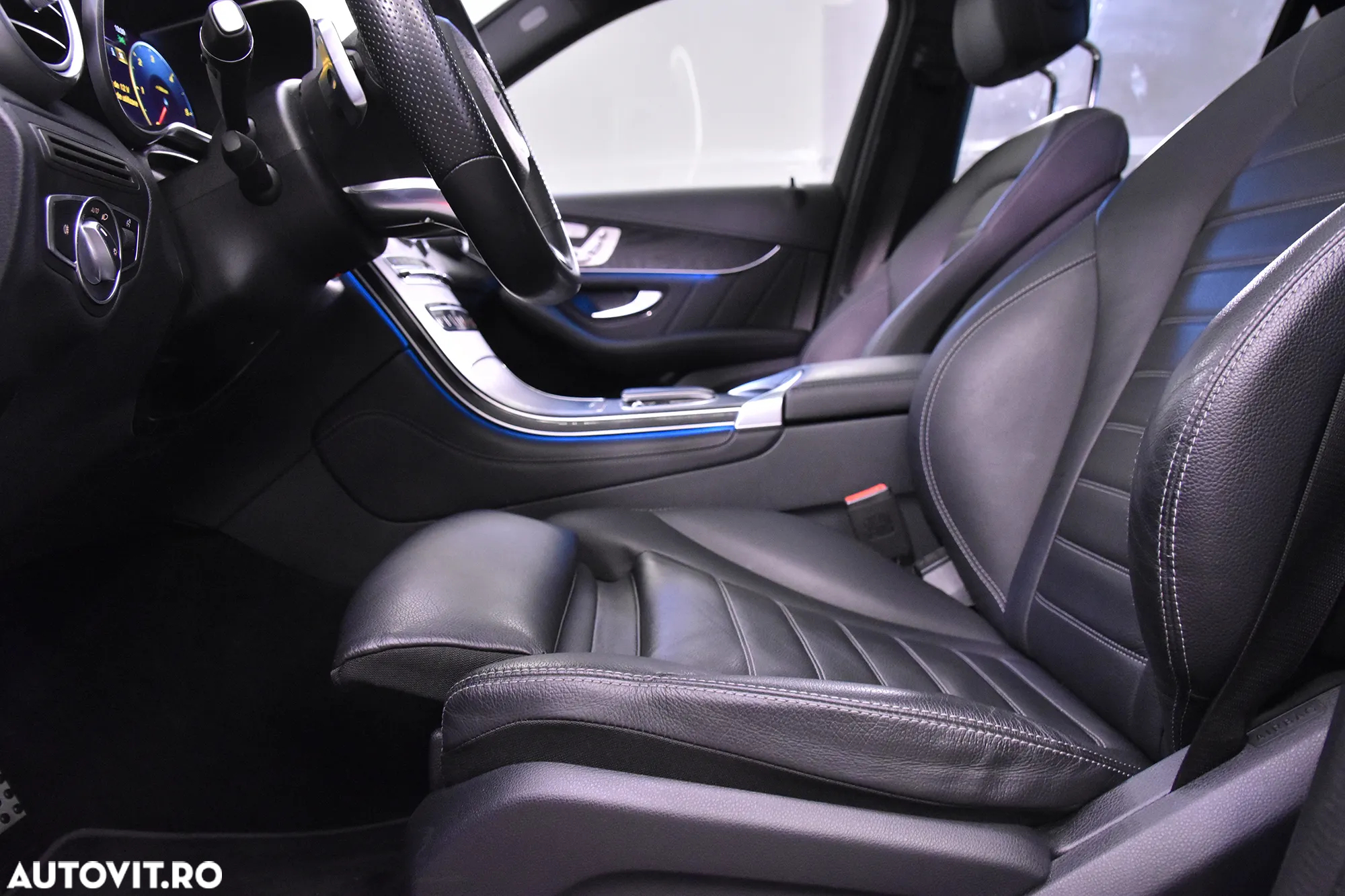 Mercedes-Benz GLC 300 d 4Matic 9G-TRONIC AMG Line - 24