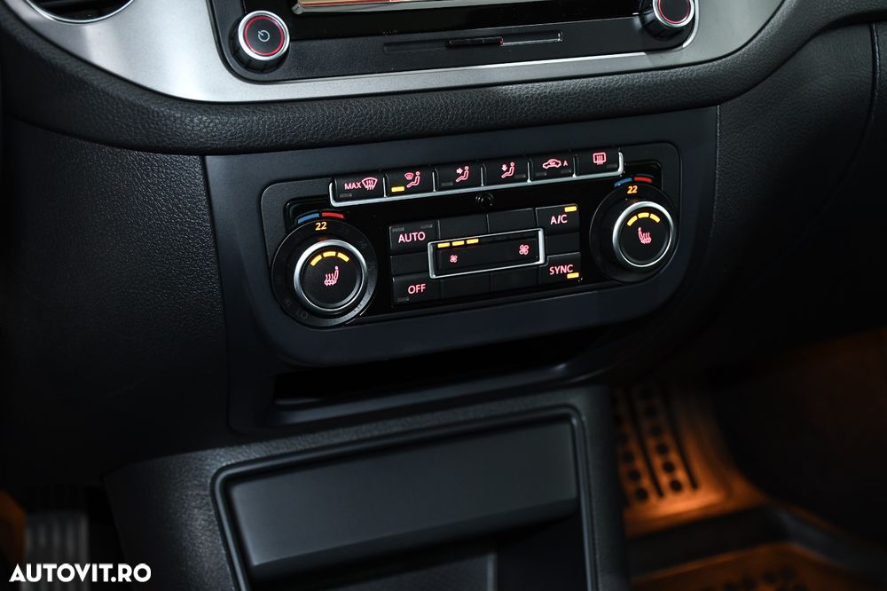 Volkswagen Tiguan 2.0 TDI DPF 4Motion BlueMotion Technology DSG Lounge Track & Style - 21