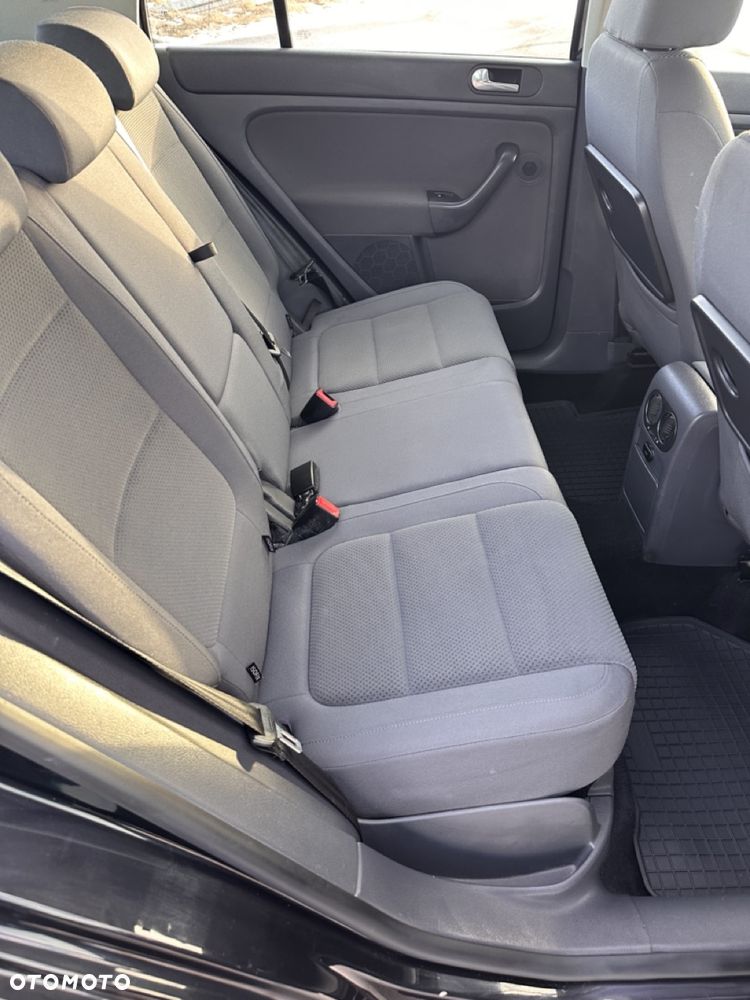 Volkswagen Golf Plus 1.9 TDI Sportline DSG - 17