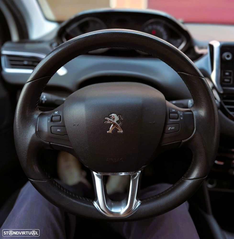 Peugeot 208 1.2 VTi Allure - 12