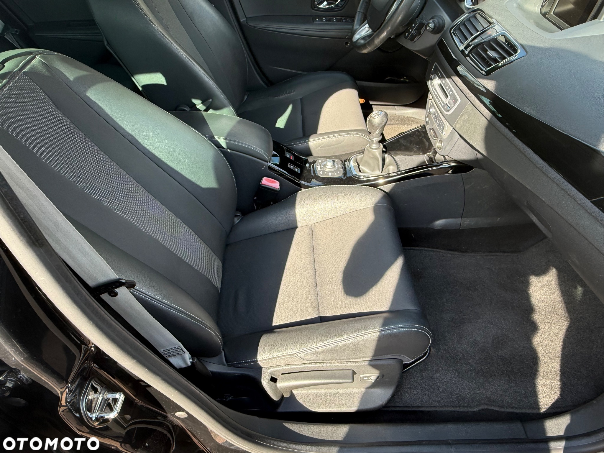 Renault Megane Grandtour ENERGY TCe 115 Start & Stop Bose Edition - 11