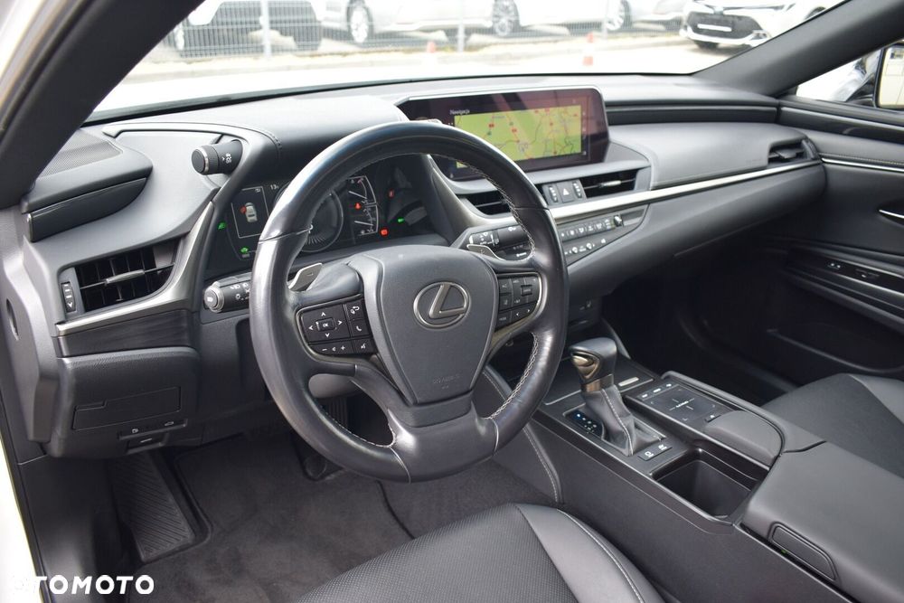 Lexus ES - 12