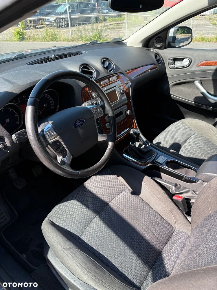 Ford Mondeo 2.0 TDCi Ghia - 24